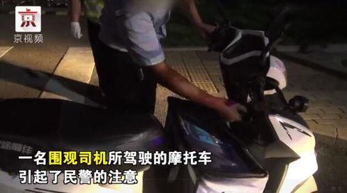 吵架吃瓜群众围观图片真实,一场激烈争吵引众怒，吃瓜群众纷纷驻足