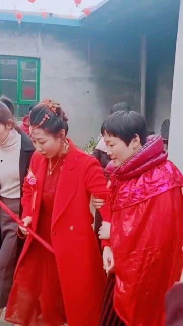 新郎吃瓜群众的视频大全,趣味瞬间，笑料连连