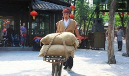 王婆说媒吃瓜群众,吃瓜群众的围观与热议