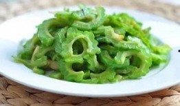 适合群众吃瓜的食物是