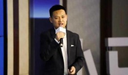 雷军吃哈瓜群众,科技大佬的“接地气”瞬间走红