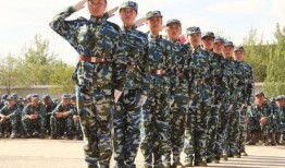 军训教官吃瓜群众视频,一场意外的“瓜界”风云