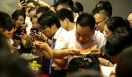 吃瓜群众成主角图片,揭秘网络时代的围观力量