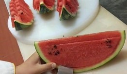 鸡也喜欢吃瓜群众