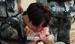 韩美娟楼下吃瓜群众拍摄,揭秘明星日常