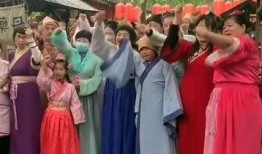 中国吃瓜群众表演视频,揭秘网络热门视频背后的欢乐与智慧