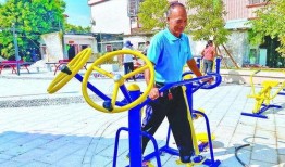 吃瓜群众巧克力比心视频