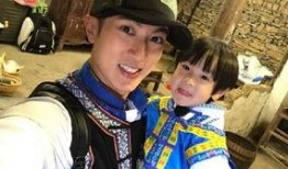 吃瓜群众老父亲视频,揭秘老父亲吃瓜群众视频背后的温馨故事