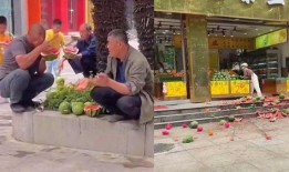 群众吃瓜的搞笑视频,群众吃瓜视频里的欢乐瞬间