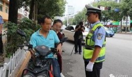 凯里交警吃瓜群众视频,一场意外引发的全民围观