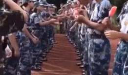军训教官吃瓜群众视频,一场意外的“瓜界”风云