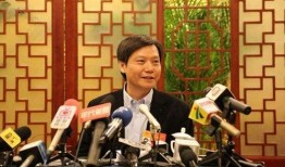 雷军吃哈瓜群众,科技大佬的“接地气”瞬间走红