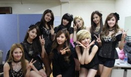 上海女孩吃瓜群众视频