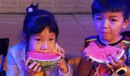 吃瓜群众调皮好玩