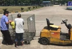 外卖员做吃瓜群众,揭秘街头巷尾的趣味故事