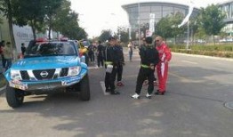 越野吃瓜群众被撞视频大全,惊险瞬间！越野吃瓜群众被撞视频大盘点