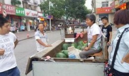 卖东西给吃瓜群众,揭秘卖瓜小贩与吃瓜群众的欢乐交易